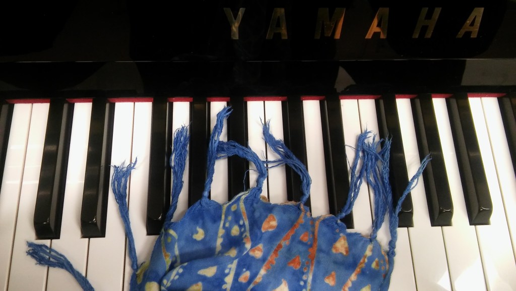 batik at the piano